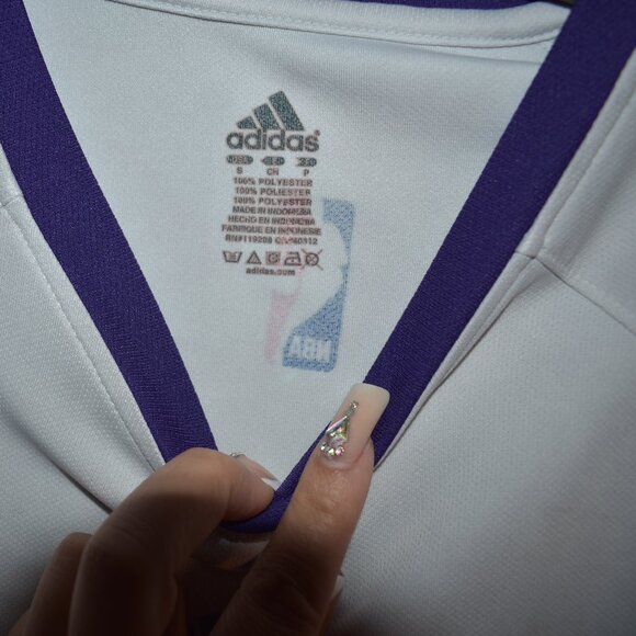 Adidas KOBE Bryant Vintage Shirt Size Small Has a lot of stains over a… - Picture 2 of 4